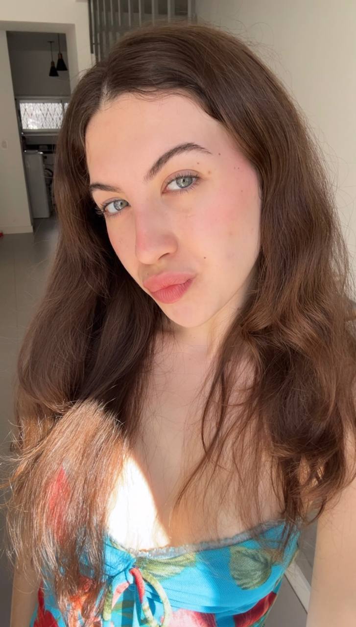 Nude girl Amber in Vientiane