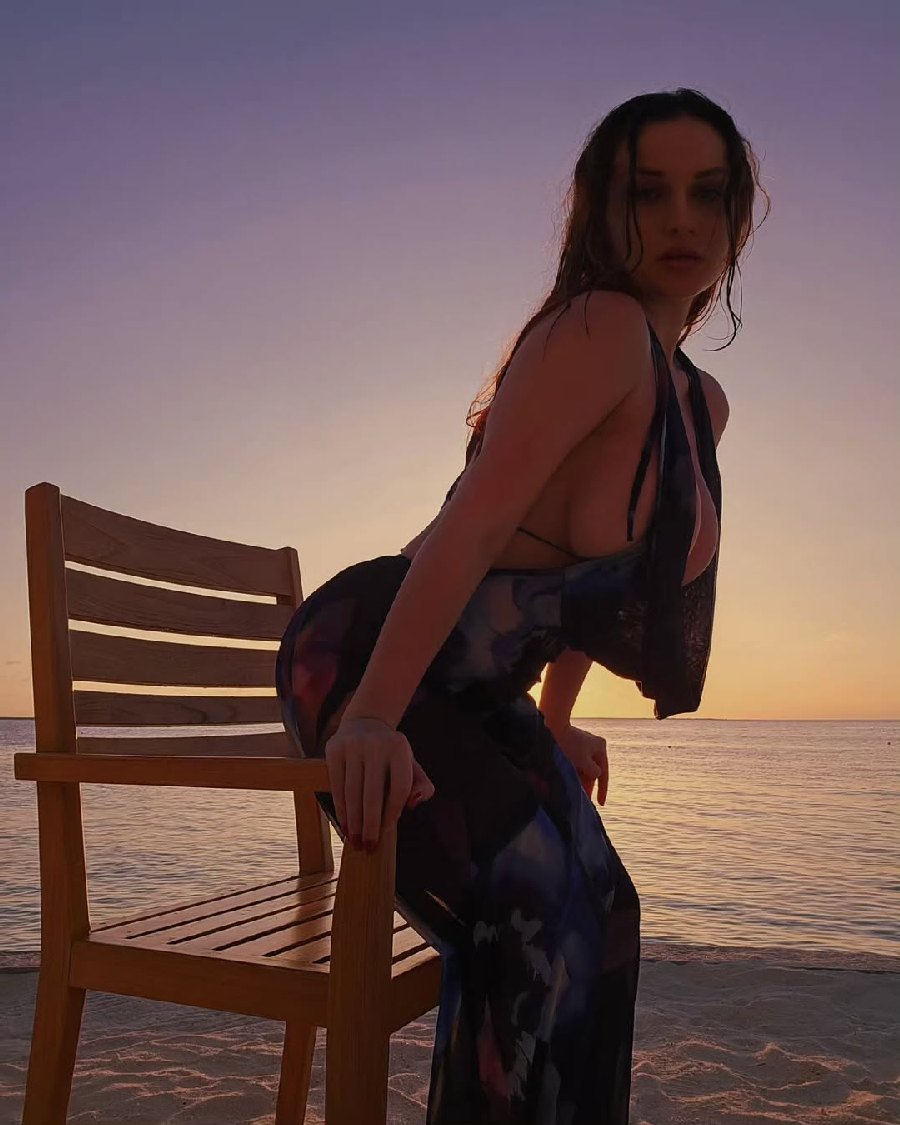 Sexy girl Miranda Faith nude in Vientiane