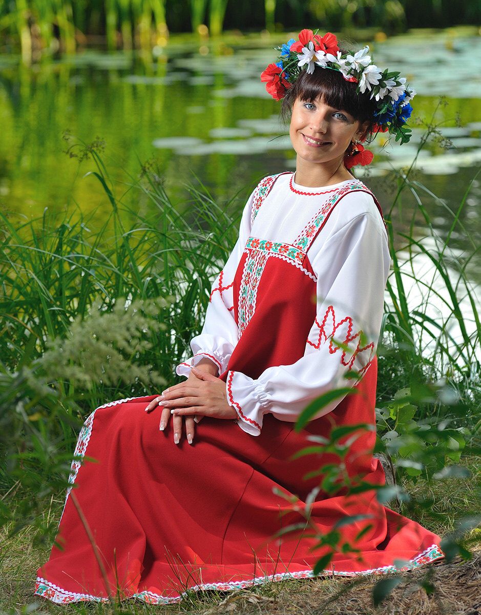Beautiful girl Girls in Slavic costumes in Vientiane