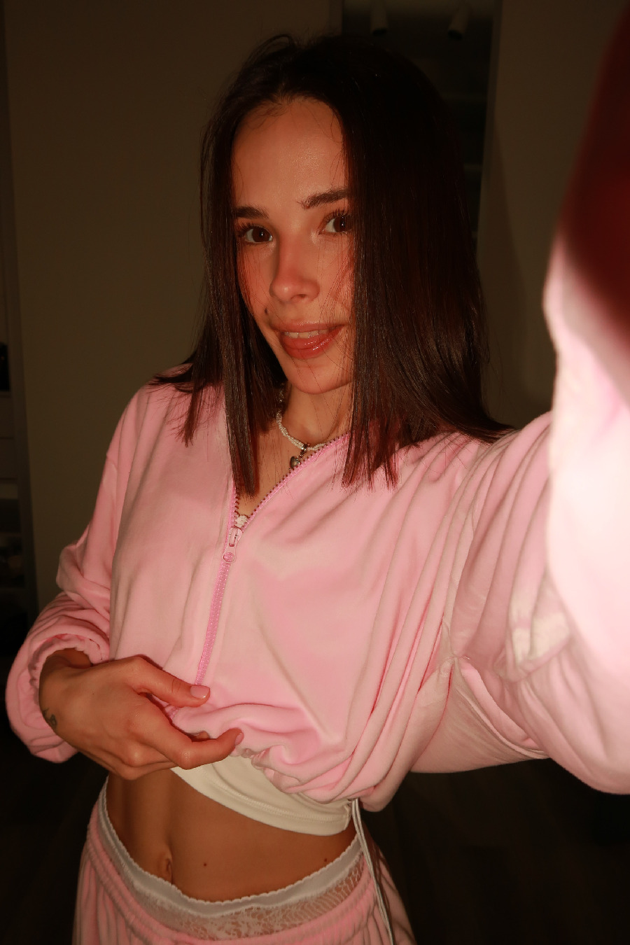 Tina brings the glow — live moments in Vientiane